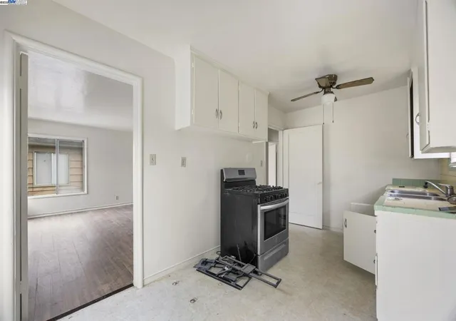 4th image of 2774 Sacramento St, Berkeley, CA 94702 | MLS# 41113593