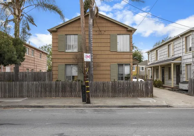 1st image of 2782 Sacramento St, Berkeley, CA 94702 | MLS# 41113598