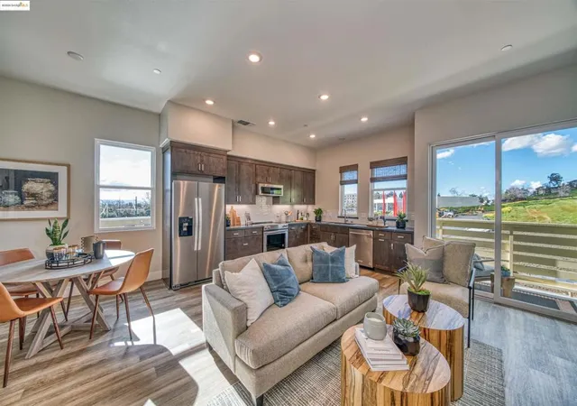1st image of 28949 Parkridge Loop #86, Hayward, CA 94544 | MLS# 41113717