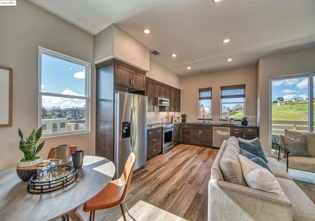 2nd image of 28949 Parkridge Loop #86, Hayward, CA 94544 | MLS# 41113717