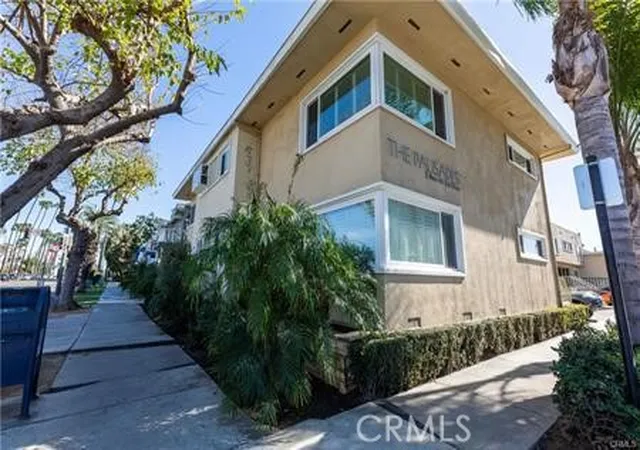 Homes for sale in Long Beach, CA | 12 3rd Pl, Long Beach, CA 90802 | MLS# DW25232091