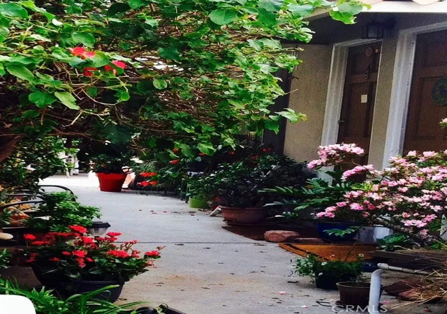 2nd image of 1329 S Saltair, Los Angeles, CA 90025 | MLS# SR25229930