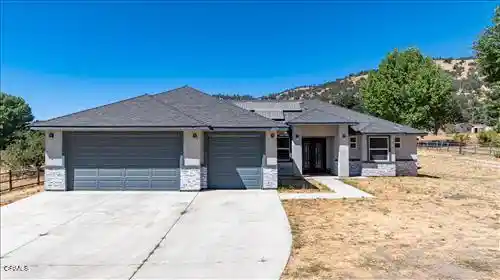 Photo 1 of Sale Pending at 28551 Bear Valley Rd, Tehachapi, CA 93561 | MLS# V1-32684 | Listing updated on 2026-07-28