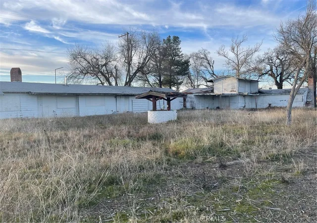 Photo 2 of Single family home for sale at 3035 Soda Bay Rd, Lakeport, CA 95453 | MLS# LC25228131 | Listing updated on 2026-04-06
