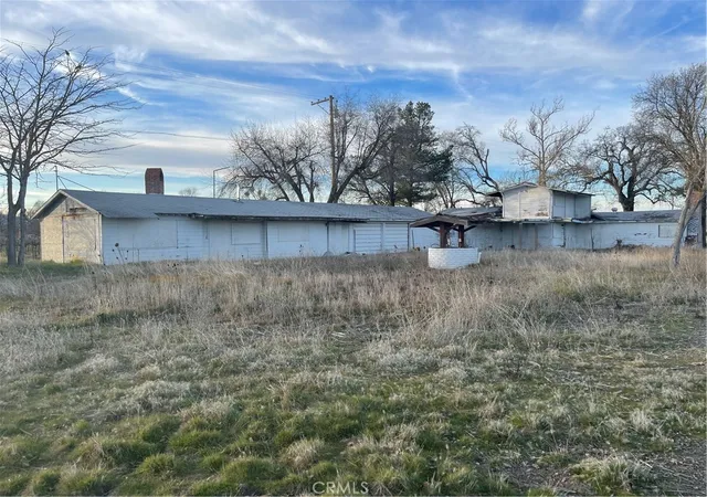 Photo 3 of Single family home for sale at 3035 Soda Bay Rd, Lakeport, CA 95453 | MLS# LC25228131 | Listing updated on 2026-04-06