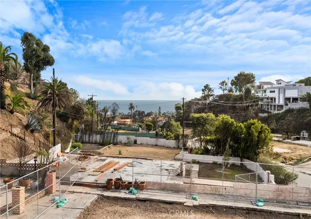 Photo 4 of Land for sale at 860 Jacon, Pacific Palisades, CA 90272 | MLS# PW25230948 | Listing updated on 2026-09-30