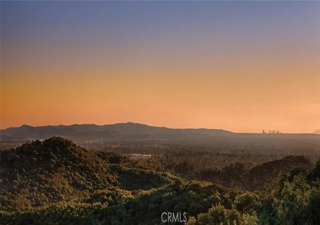 2nd image of 553 Peninsula, Irvine, CA 92602 | MLS# OC25232868