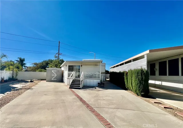 Photo 3 of Manufactured home for sale at 1295 S Cawston #354, Hemet, CA 92545 | MLS# SW25233173 | Listing updated on 2026-06-02