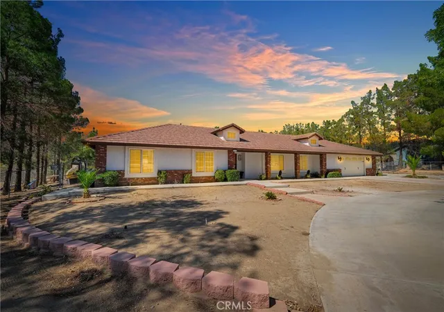 1st image of 15908 Acoma Rd, Apple Valley, CA 92307 | MLS# HD25231289