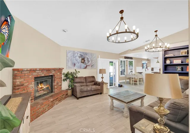 3rd image of 15908 Acoma Rd, Apple Valley, CA 92307 | MLS# HD25231289