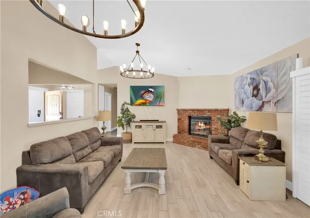 5th image of 15908 Acoma Rd, Apple Valley, CA 92307 | MLS# HD25231289