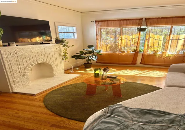 Photo 3 of Multi family home for sale at 2816 Foothill Blvd, Oakland, CA 94601 | MLS# 41113935 | Listing updated on 2026-10-05
