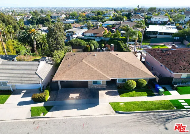 Photo 2 of Single family home for sale at 4028 Kenway Ave, View Park, CA 90008 | MLS# 25602245 | Listing updated on 2025-10-07