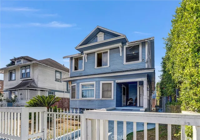 Homes for sale in Los Angeles, CA | 1661 Arlington Ave, Los Angeles, CA 90019 | MLS# DW25232815
