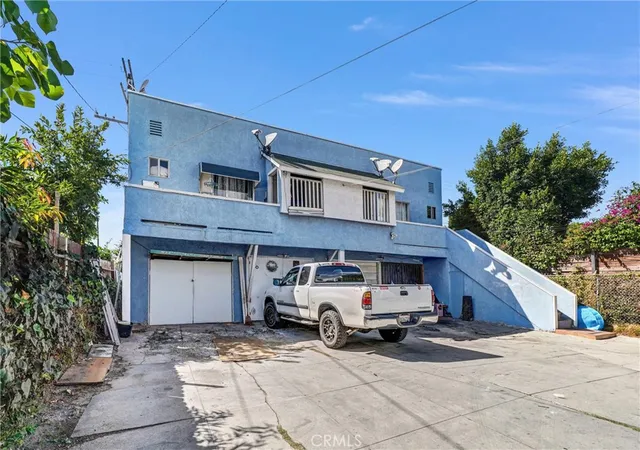 Homes for sale in Los Angeles, CA | 1661 Arlington Ave, Los Angeles, CA 90019 | MLS# DW25232815