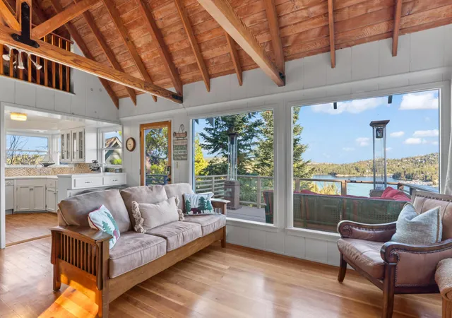3rd image of 347 Emerald Dr, Lake Arrowhead, CA 92352 | MLS# 219136541DA