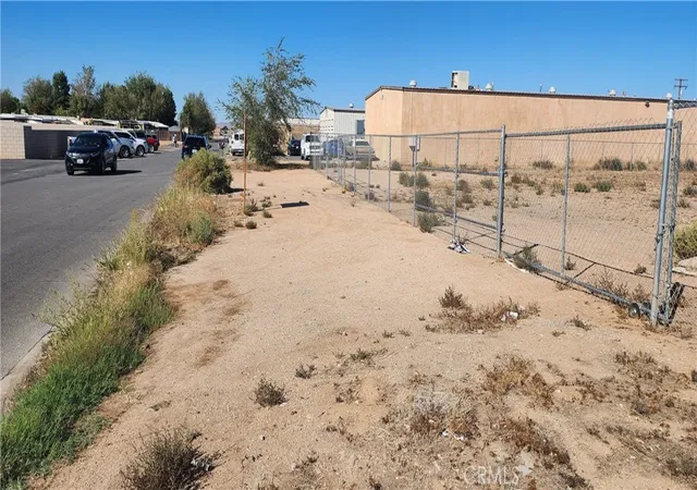 2nd image of 0 Pioneer, Apple Valley, CA 92307 | MLS# RS25234657