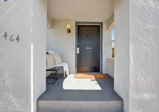 Photo 3 of Single family home for sale at 464 Kenilworth Ave, San Leandro, CA 94577 | MLS# 41114076 | Listing updated on 2026-10-07