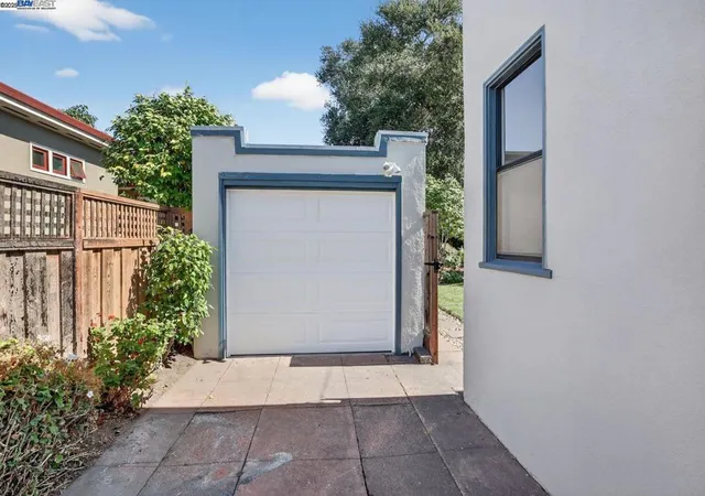 Photo 4 of Single family home for sale at 464 Kenilworth Ave, San Leandro, CA 94577 | MLS# 41114076 | Listing updated on 2026-10-07