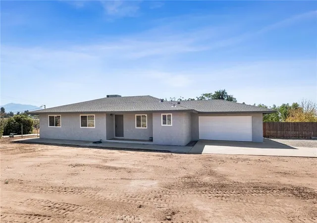 Photo 3 of Single family home for sale at 38011 Vineland St, Cherry Valley, CA 92223 | MLS# IG25234583 | Listing updated on 2026-09-21
