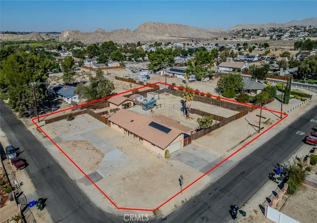43rd image of 18080 Manitou Rd, Apple Valley, CA 92307 | MLS# DW25233157