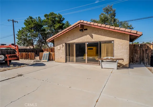 4th image of 18080 Manitou Rd, Apple Valley, CA 92307 | MLS# DW25233157