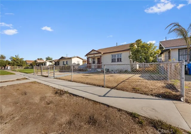 3rd image of 1122 W 77Th, Los Angeles, CA 90044 | MLS# RS25236035