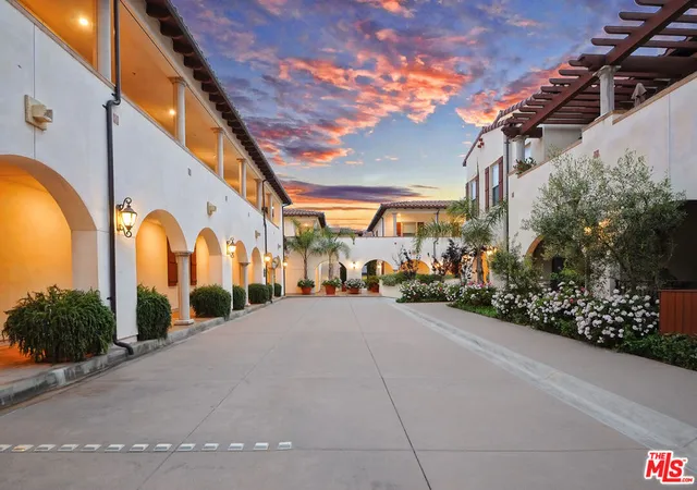 4th image of 28220 Highridge Rd #208, Rolling Hills Estates, CA 90274 | MLS# 25603575
