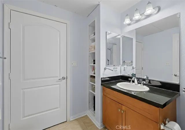 3rd image of 360 W Avenue 26 #401, Los Angeles, CA 90031 | MLS# CV25234268