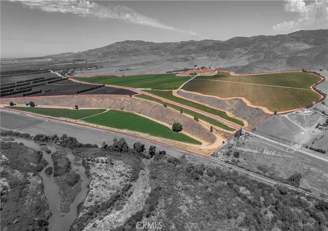 2nd image of 35095 Metz Rd, Soledad, CA 93960 | MLS# NS25235020
