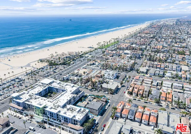 Homes for sale in Huntington Beach, CA | 517 Walnut Ave, Huntington Beach, CA 92648 | MLS# 25604351