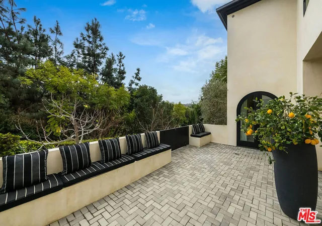 4th image of 9577 Lime Orchard Rd, Beverly Hills, CA 90210 | MLS# 25604361