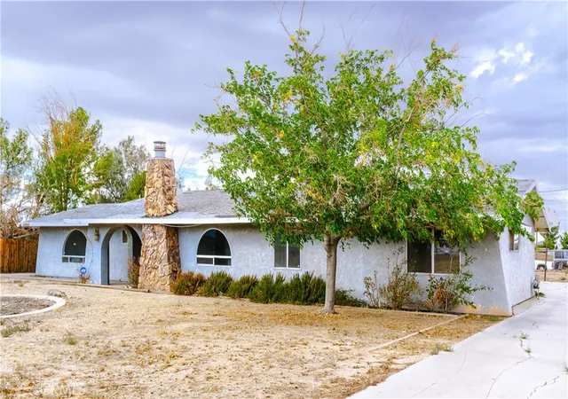 Photo 3 of Single family home for sale at 21390 Tussing Ranch Rd, Apple Valley, CA 92308 | MLS# HD25232664 | Listing updated on 2026-08-05