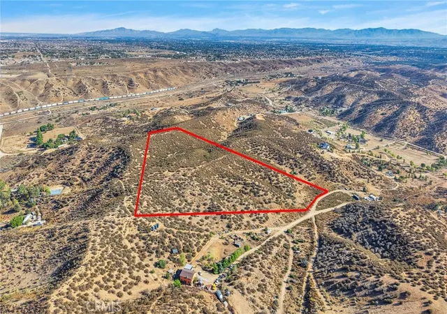 Photo 2 of Land for sale at 111 Starlight Dr, Hesperia, CA 92345 | MLS# HD25236348 | Listing updated on 2026-04-01