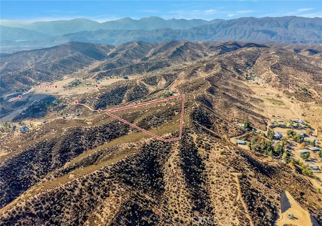 Photo 4 of Land for sale at 111 Starlight Dr, Hesperia, CA 92345 | MLS# HD25236348 | Listing updated on 2026-04-01