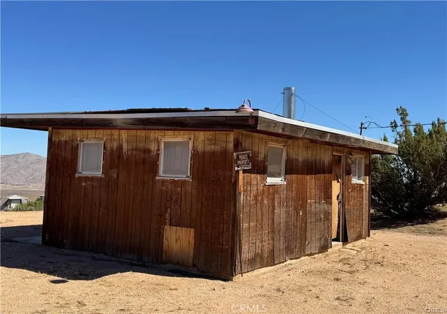 4th image of 23766 Valley View Rd, Apple Valley, CA 92308 | MLS# HD25238837