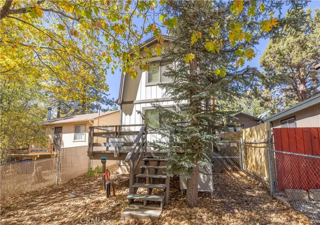 3rd image of 548 Moreno Ln, Sugarloaf, CA 92386 | MLS# OC25236404