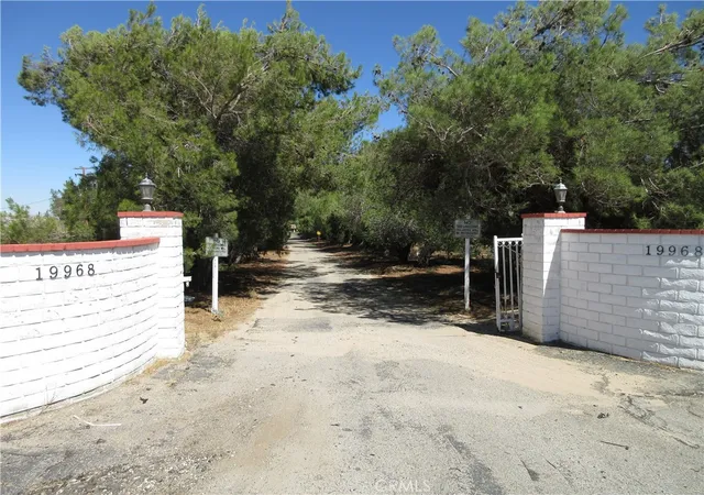 Photo 1 of Single family home for sale at 19968 Bear Valley Rd, Apple Valley, CA 92308 | MLS# HD25238869 | Listing updated on 2026-10-30