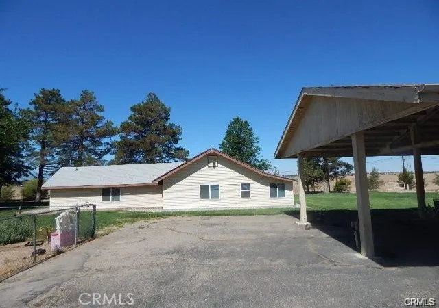 Photo 1 of Single family home for sale at 19968 Bear Valley Rd, Apple Valley, CA 92308 | MLS# HD25238869 | Listing updated on 2026-10-30