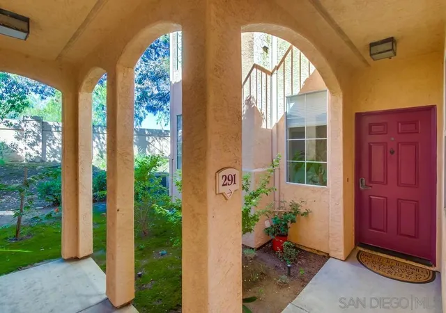 Listing Photo 3 - Condo for sale in building located at 18650 Caminito Cantilena, San Diego, CA 92128 - Unit #291