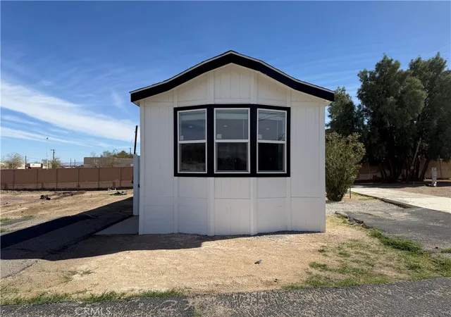 Photo 3 of Manufactured home for sale at 35475 National Trails #27, Daggett, CA 92327 | MLS# HD25240059 | Listing updated on 2026-09-11