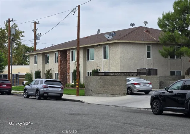Homes for sale in Newhall, CA | 24522 24522 Chestnut, Newhall, CA 91321 | MLS# BB25229225