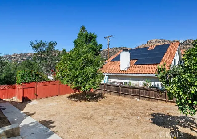 2nd image of 9204 Notre Dame, Chatsworth, CA 91311 | MLS# SR25240396