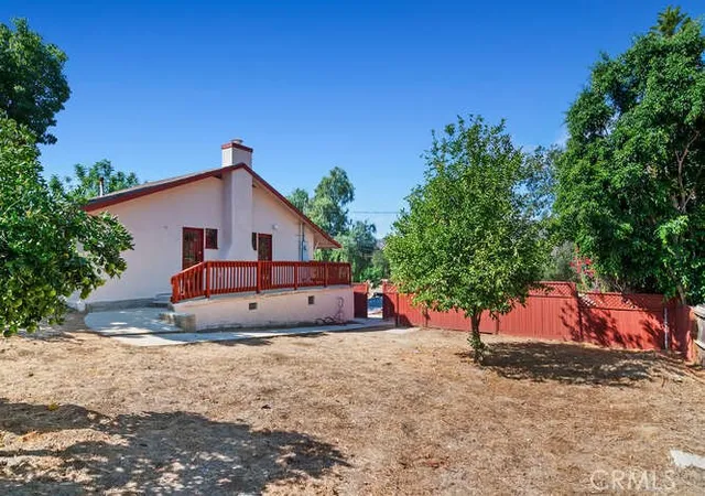3rd image of 9204 Notre Dame, Chatsworth, CA 91311 | MLS# SR25240396