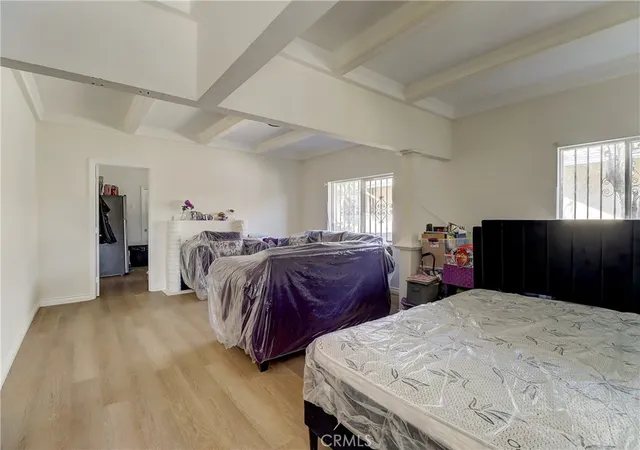 2nd image of 834 E 33rd St, Los Angeles, CA 90011 | MLS# SR25241079
