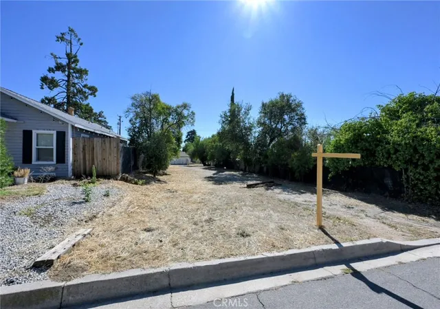 2nd image of 35225 Acacia Ave, Yucaipa, CA 92399 | MLS# CV25241243