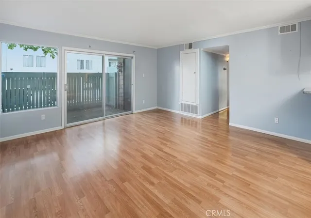 4th image of 5700 Etiwanda Ave #154, Tarzana, CA 91356 | MLS# SR25242665