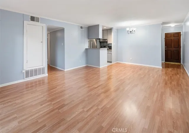 5th image of 5700 Etiwanda Ave #154, Tarzana, CA 91356 | MLS# SR25242665