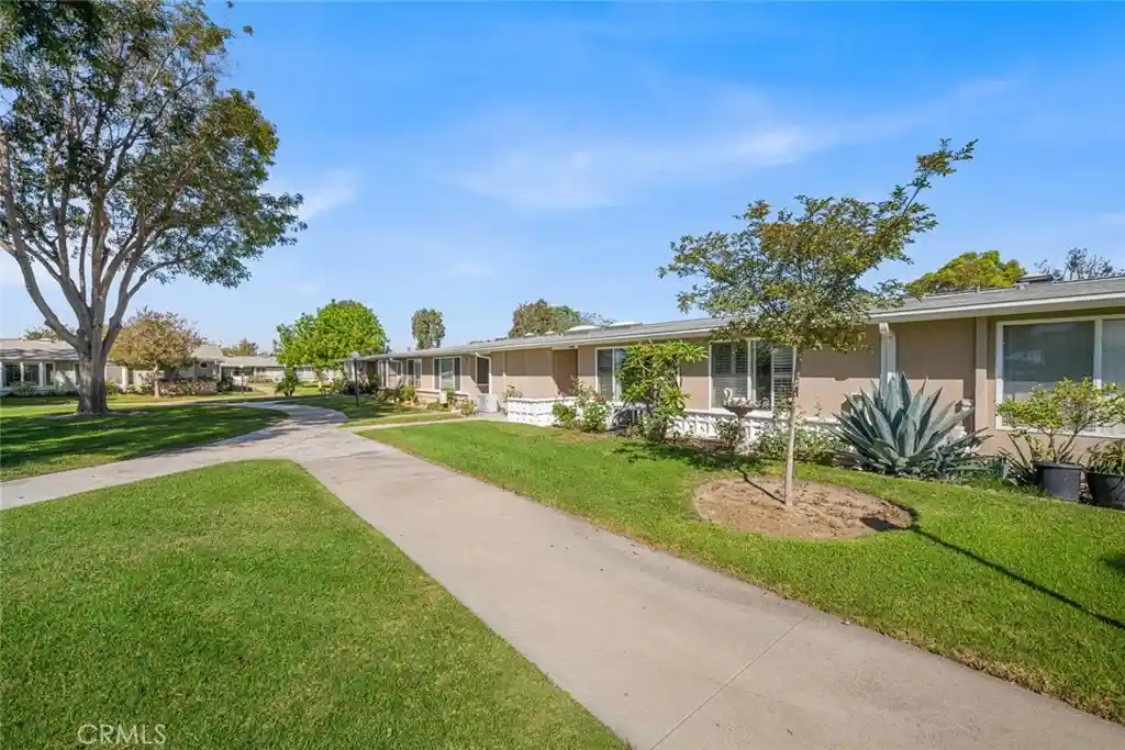 Photo 1 of Sale Pending at 1441 Homewood Rd M5 96d, Seal Beach, CA 90740 | MLS# PW25238865 | Listing updated on 2026-10-20