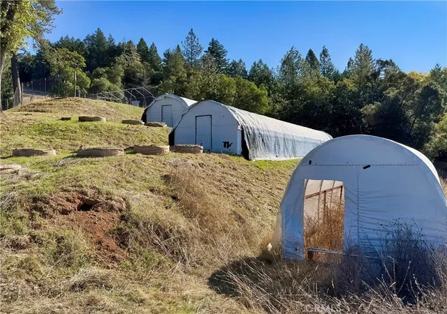 3rd image of 18225 Scenic Dr, Redwood Valley, CA 95470 | MLS# LC25243018